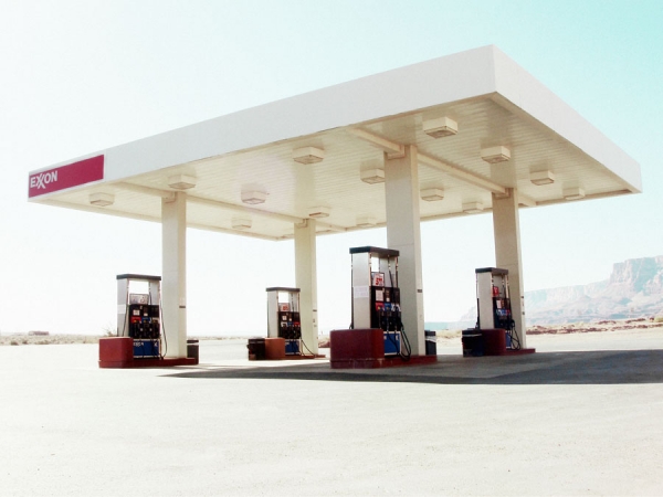 Photograph Thomas Van Schaik Exxon on One Eyeland
